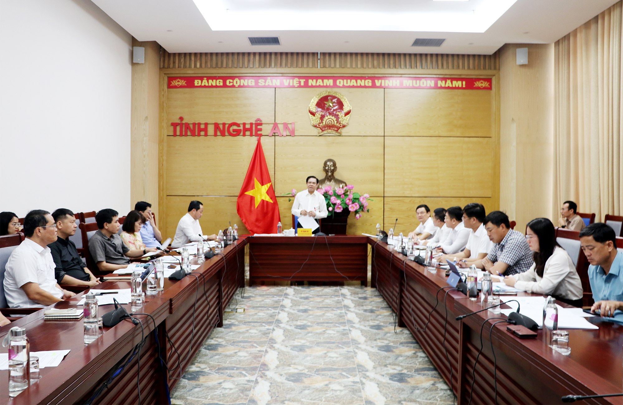 Anh-tin-bai